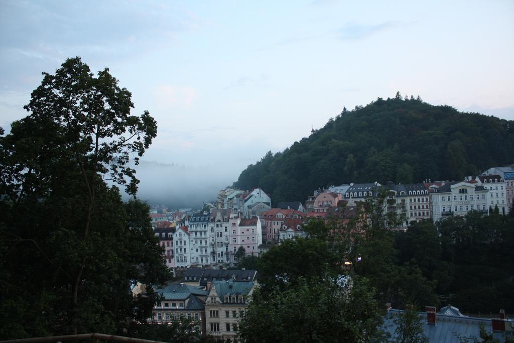 Apartments Vera Karlovy Vary Esterno foto